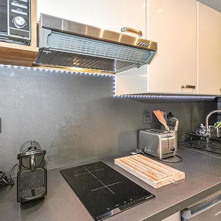 Apartment 1 Bedroom Gorgeous In Saint-raphael *